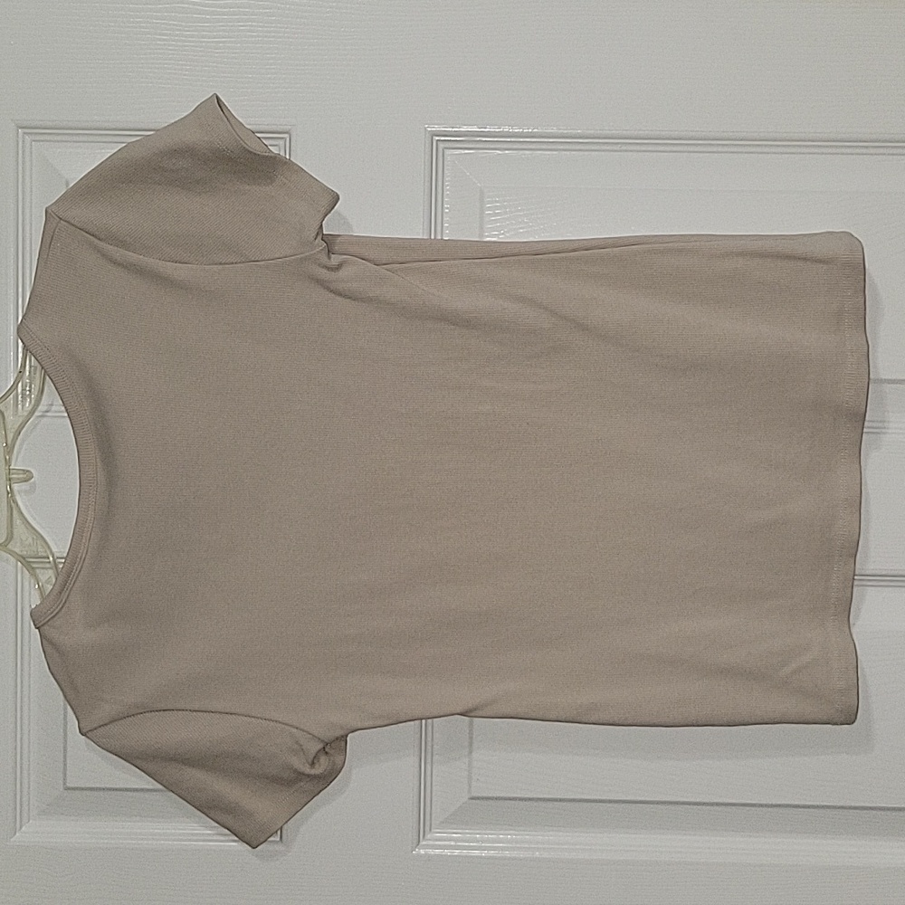 Cream top - Picture 2 of 3